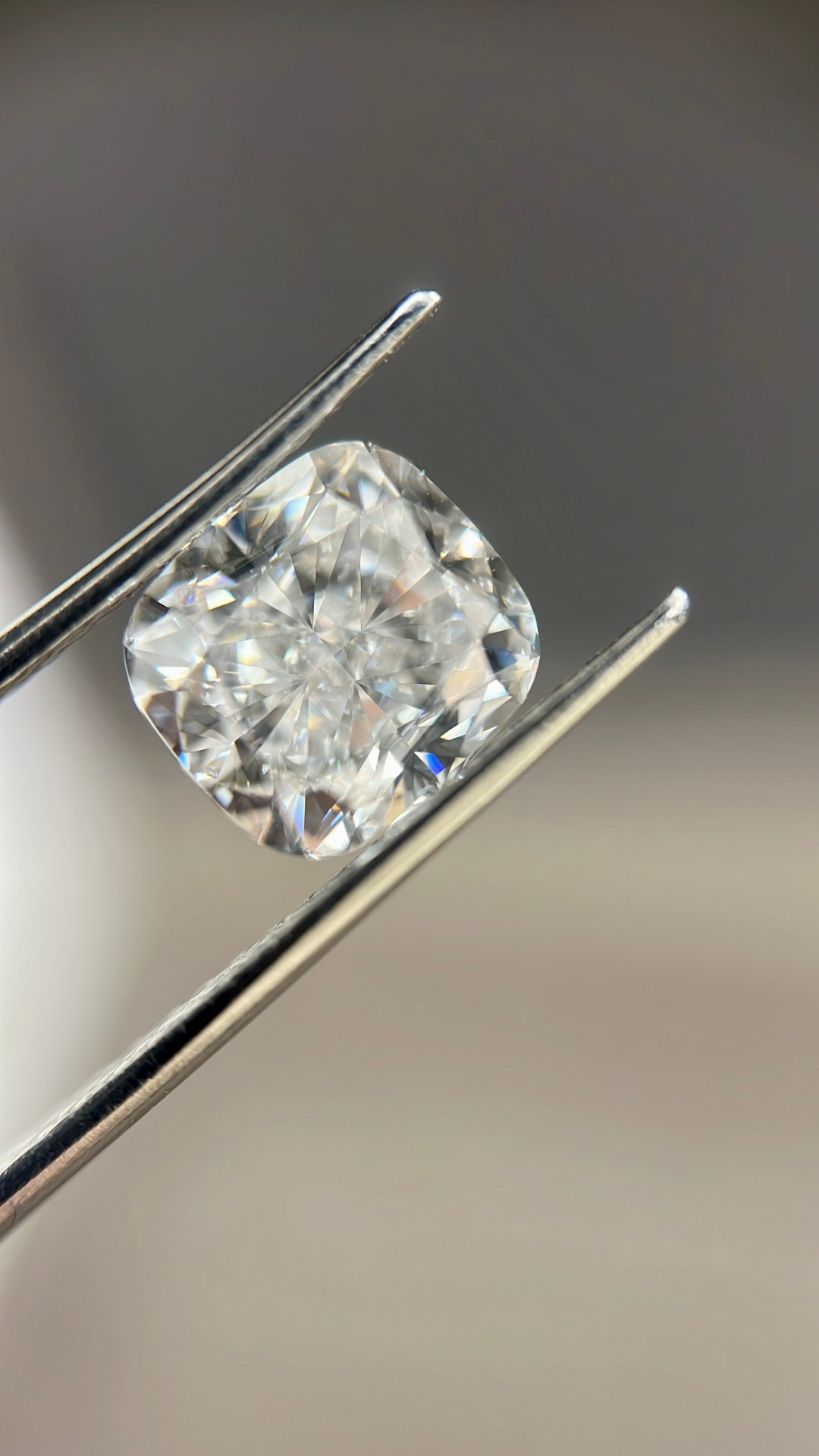 Naturlig cushion cut diamant