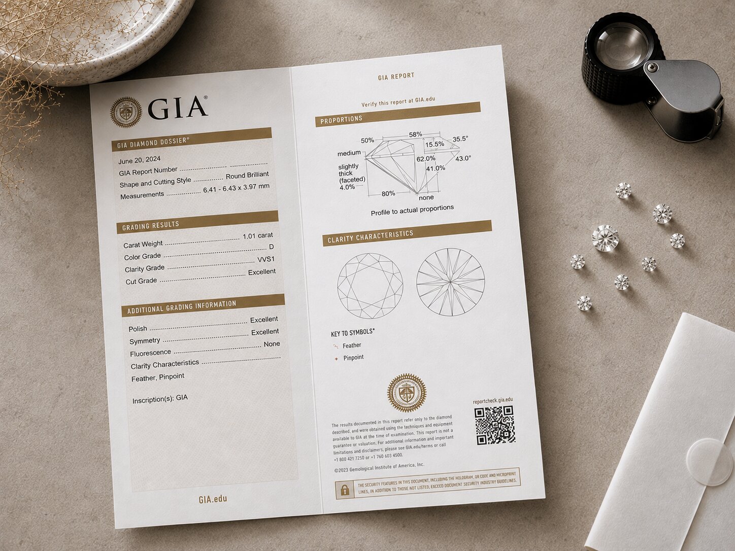 GIA-rapport med lup og løse diamanter på bordet